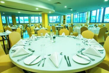 Parrot Hotel Arusha
