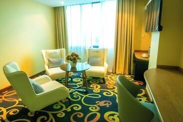 Parrot Hotel Arusha