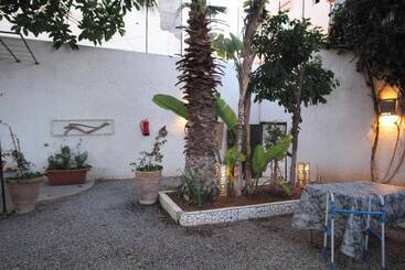 پانسیون Asarag Lodge, Mirlft Centre