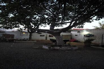 پانسیون Asarag Lodge, Mirlft Centre