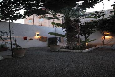 پانسیون Asarag Lodge, Mirlft Centre