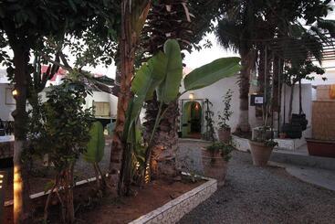 پانسیون Asarag Lodge, Mirlft Centre