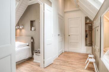مبيت وإفطار Appartement De Koesfabriek Centrum Dokkum