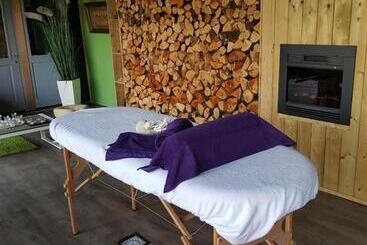 تختخواب و صبحانه Dunez Men Only Resort