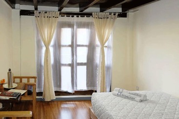 تختخواب و صبحانه Lalit Heritage Home