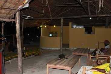 تختخواب و صبحانه Mpole Bungalows