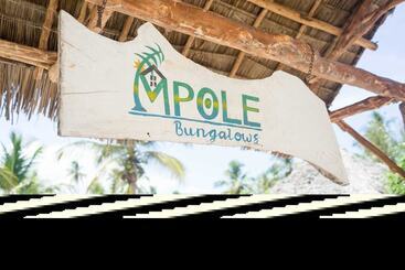تختخواب و صبحانه Mpole Bungalows