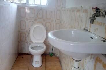 تختخواب و صبحانه Nyumbani Rest House