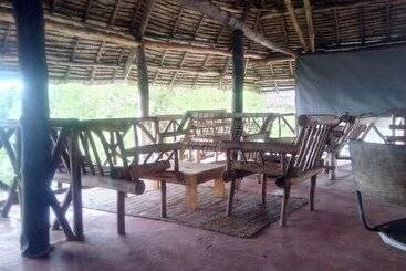 تختخواب و صبحانه Nyumbani Rest House