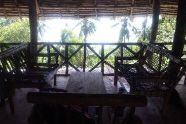 تختخواب و صبحانه Nyumbani Rest House
