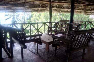 تختخواب و صبحانه Nyumbani Rest House
