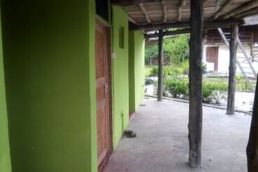 تختخواب و صبحانه Nyumbani Rest House
