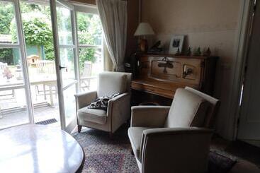 住宿加早餐  Short Stay Emmen