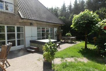 住宿加早餐  Short Stay Emmen