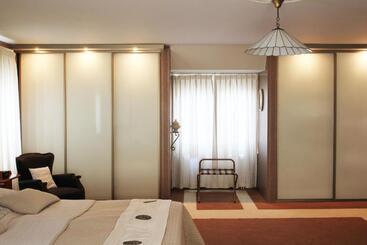 住宿加早餐  Short Stay Emmen