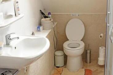住宿加早餐  Short Stay Emmen