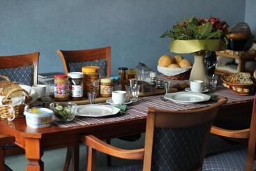 住宿加早餐  Short Stay Emmen