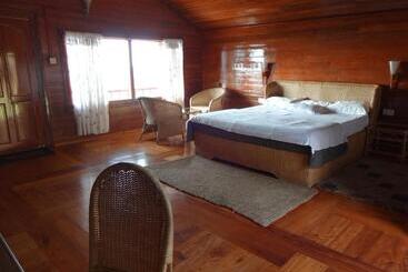 تختخواب و صبحانه Surya Holidays Kodaikanal