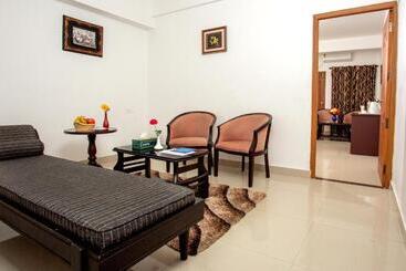 هتل Chandana Inn