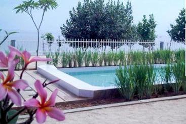 هتل Jepara Beach