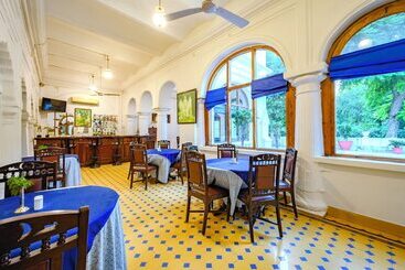 هتل Neemrana S Baradari Palace