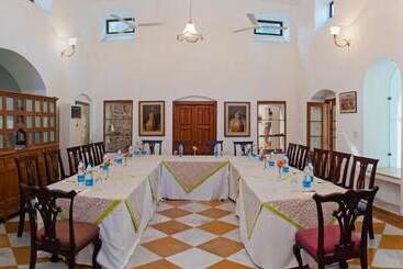 هتل Neemrana S Baradari Palace