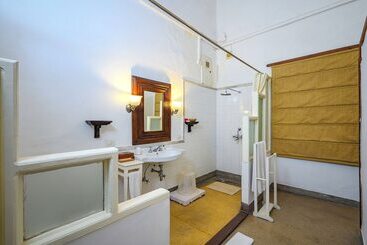 هتل Neemrana S Baradari Palace