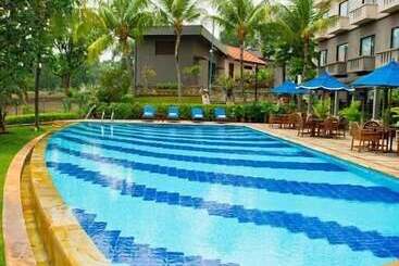هتل Puri Kiic Golf View