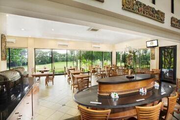 هتل Puri Kiic Golf View