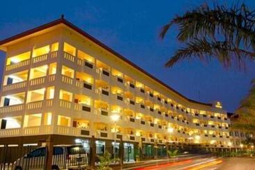 هتل Puri Kiic Golf View