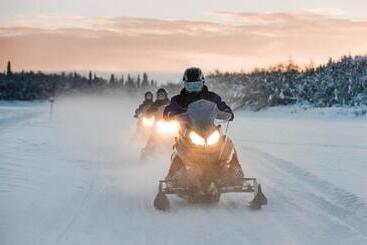 استراحتگاه Aurora Village Ivalo