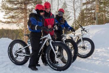 استراحتگاه Aurora Village Ivalo