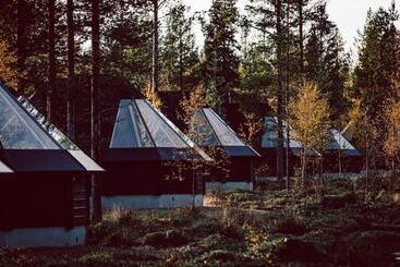 استراحتگاه Aurora Village Ivalo