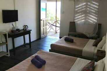 استراحتگاه Impian Inn