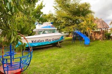 استراحتگاه Mar Marine Yacht Club