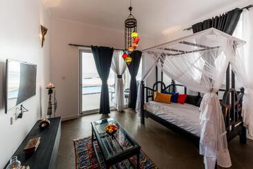 استراحتگاه Sofia Sea View