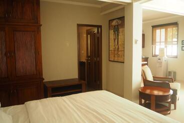 استراحتگاه The Gecho Inn Country