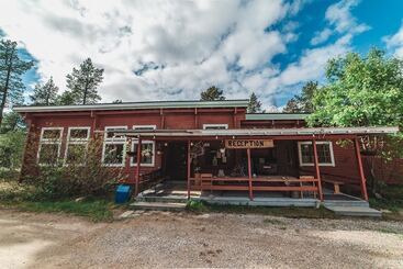 استراحتگاه Ukonjärven Holiday Village