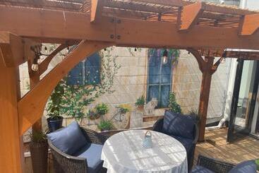 L Auberge De France Inn
