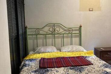 پانسیون Old Bells Hostel Santa Ana