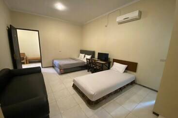 هتل Sweet Home Residence Simpang Lima