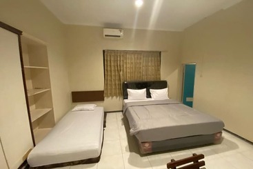 هتل Sweet Home Residence Simpang Lima