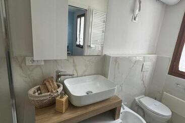 تختخواب و صبحانه Room Marian