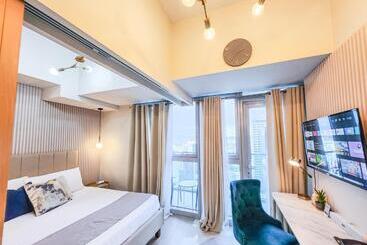 Luxestaysmnl Parisian Charm 1br Suite Pool Gym 400mbps Wifi Netflix Amazing City View