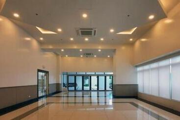Luxestaysmnl Parisian Charm 1br Suite Pool Gym 400mbps Wifi Netflix Amazing City View