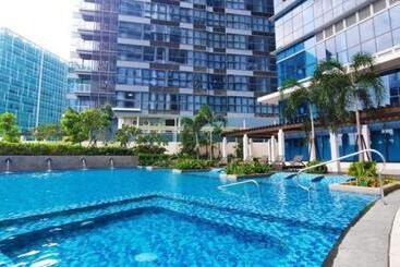 Luxestaysmnl Parisian Charm 1br Suite Pool Gym 400mbps Wifi Netflix Amazing City View