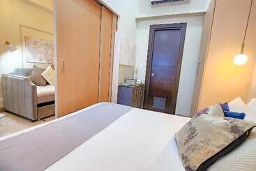 Luxestaysmnl Parisian Charm 1br Suite Pool Gym 400mbps Wifi Netflix Amazing City View