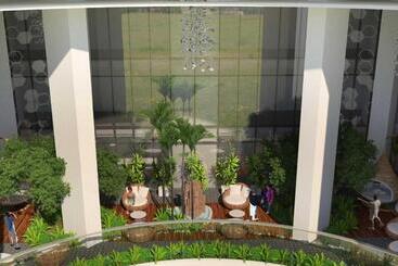 Luxestaysmnl Parisian Charm 1br Suite Pool Gym 400mbps Wifi Netflix Amazing City View