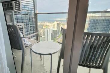 Luxestaysmnl Parisian Charm 1br Suite Pool Gym 400mbps Wifi Netflix Amazing City View