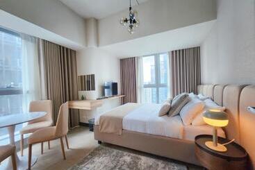 Luxestaysmnl Stylish Family 2br Suite Poolgym 400mbps Wifi Netflx Amazing City View